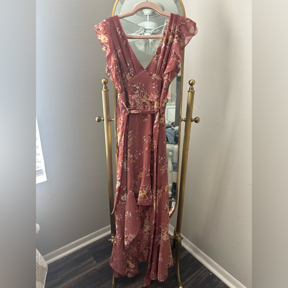 A pretty fall/Spring dress in good condition